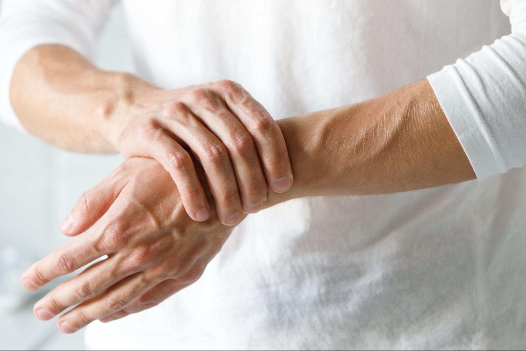 What Does Carpal Tunnel Feel Like?