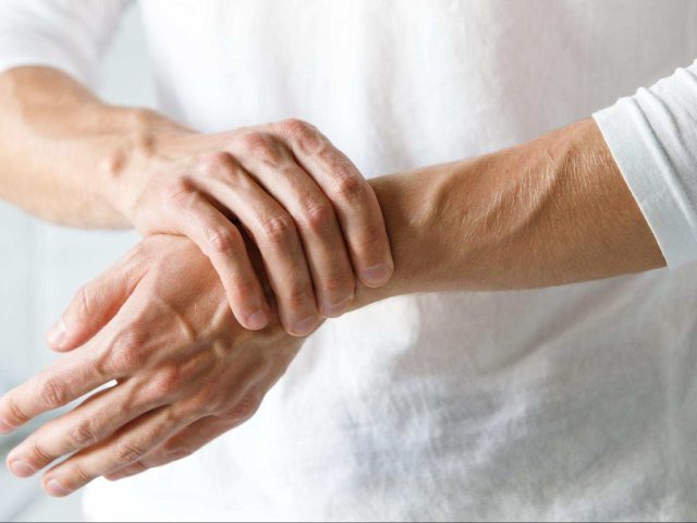 What Does Carpal Tunnel Feel Like?